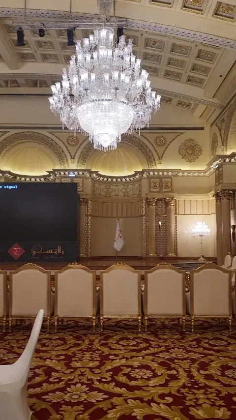 كريستال وضوء وتفاصيل المناسبة